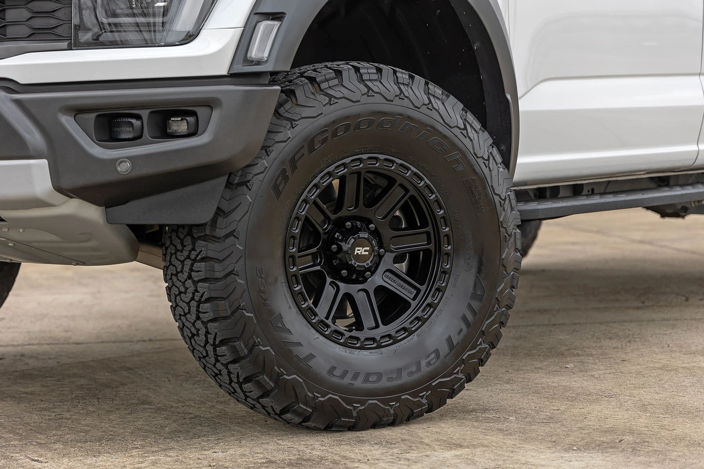 84 Series Wheel 17x8.5 6x5.5 0mm Offset