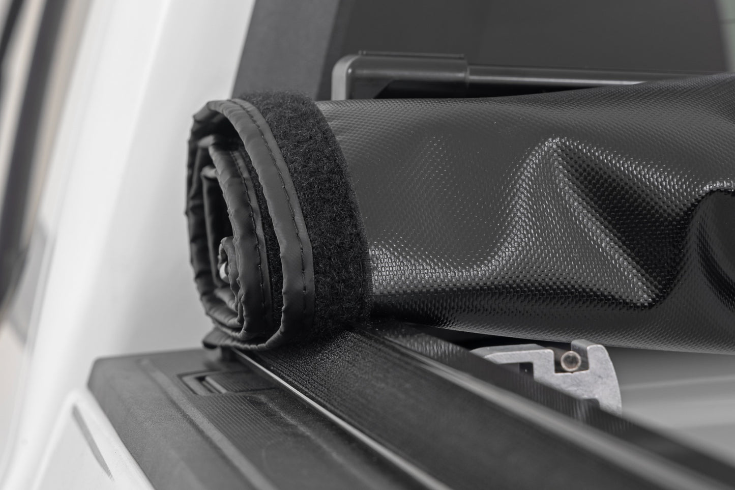 Soft Roll Up Bed Cover | 5' Bed | Chevy/GMC Canyon/Colorado 2WD/4WD (15-25)