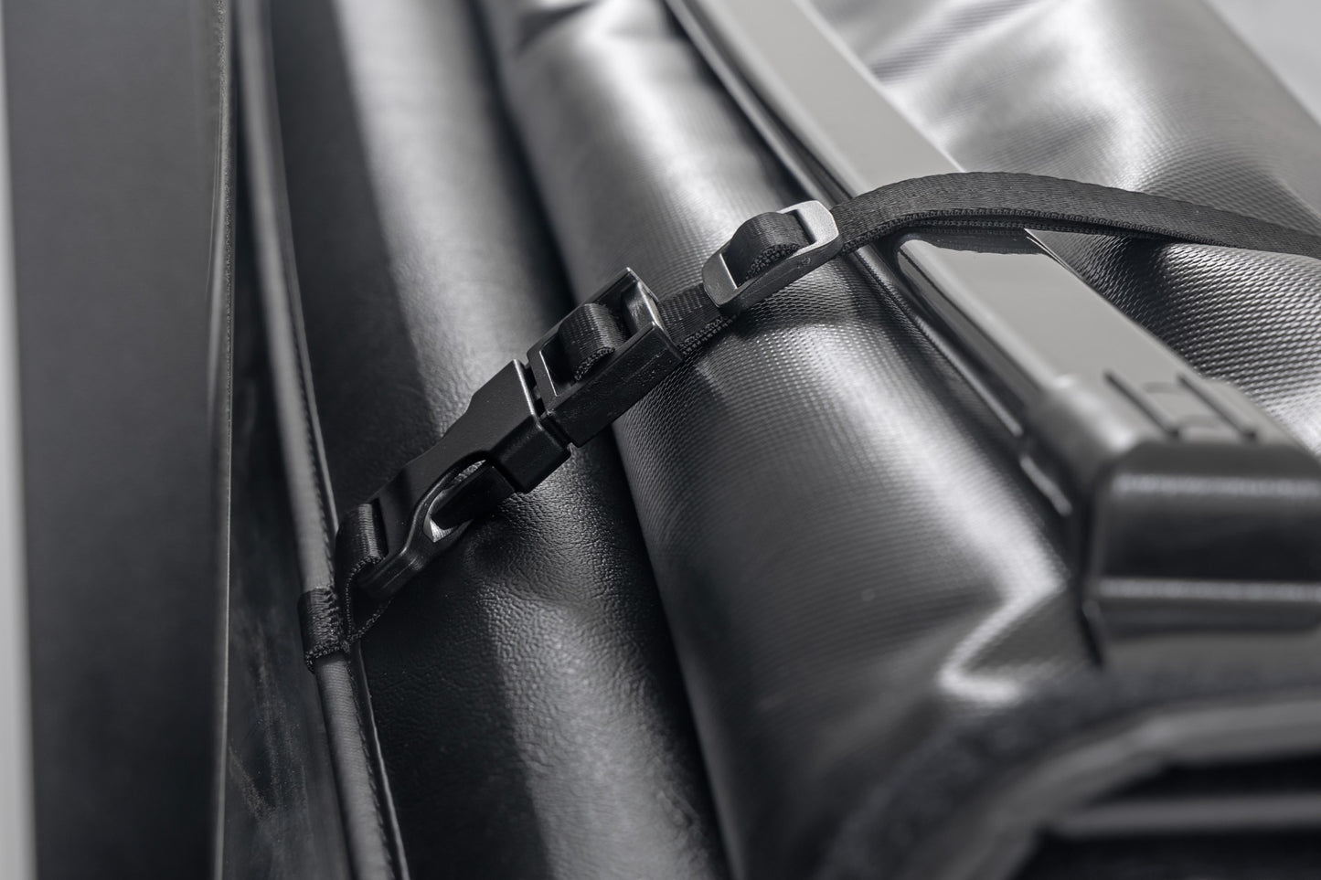 Soft Roll Up Bed Cover | 5' Bed | Chevy/GMC Canyon/Colorado 2WD/4WD (15-25)