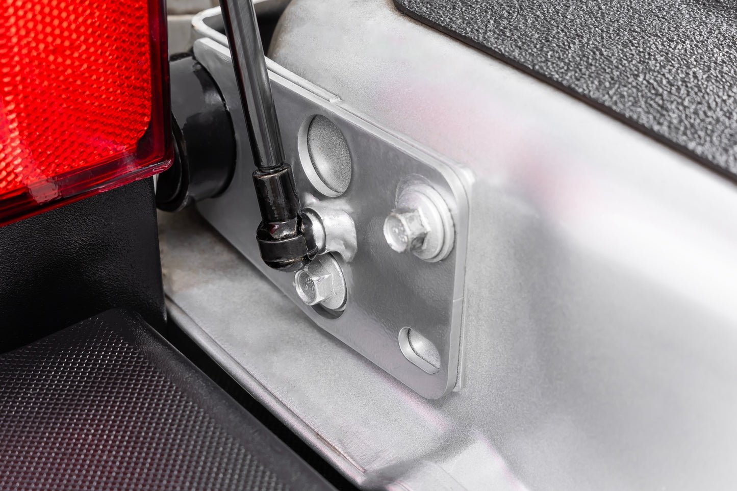 Tailgate Assist | Ford F-150/F-250/F-350 2WD/4WD (2015-2025)