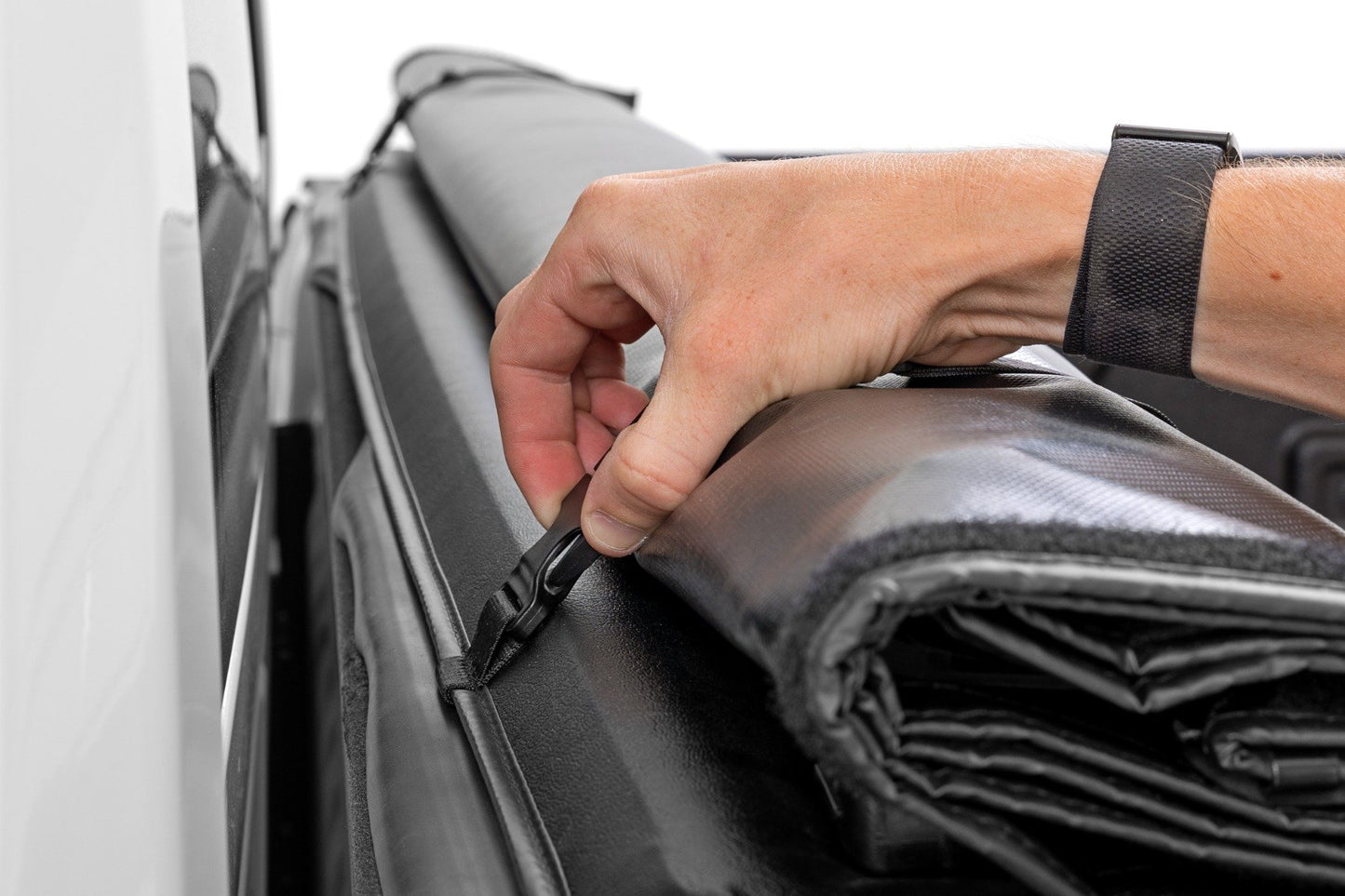 Soft Roll Up Bed Cover | 5'10" Bed | Chevy/GMC Sierra 1500 (19-25)/Silverado 1500 (19-25)