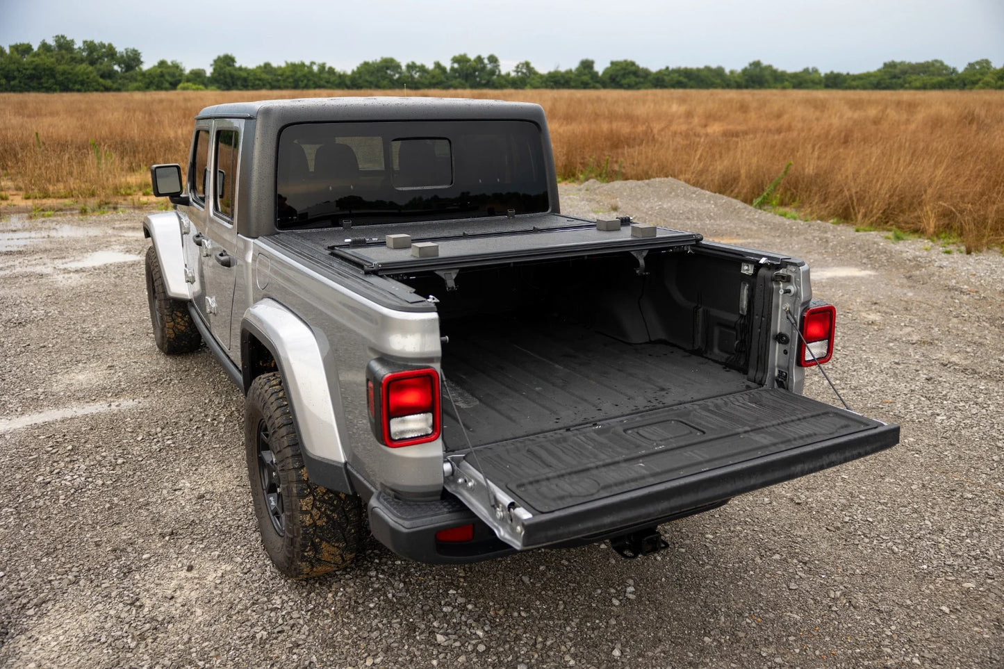 Hard Low Profile Bed Cover for Jeep Gladiator