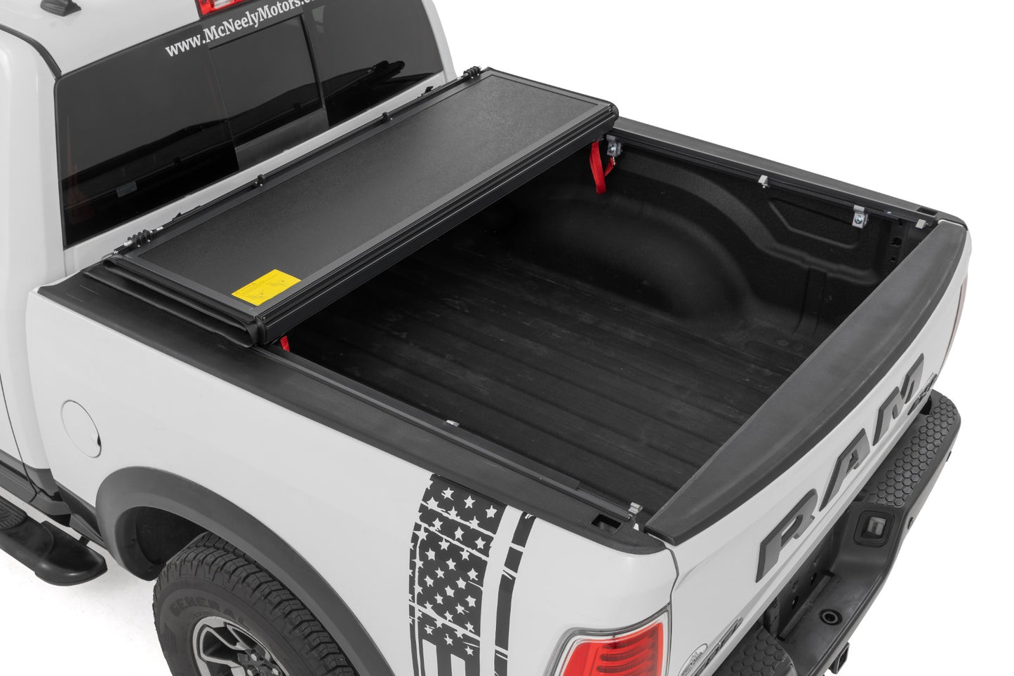 Hard Low Profile Bed Cover | 6'4" Bed | Ram 1500 (10-18)/2500 (10-25)