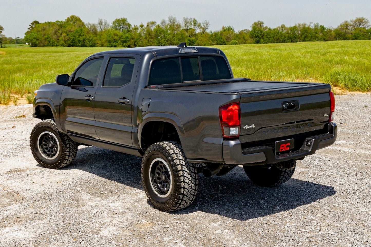 Retractable Bed Cover | 5' Bed | Double Cab | Toyota Tacoma 2WD/4WD (16-23)