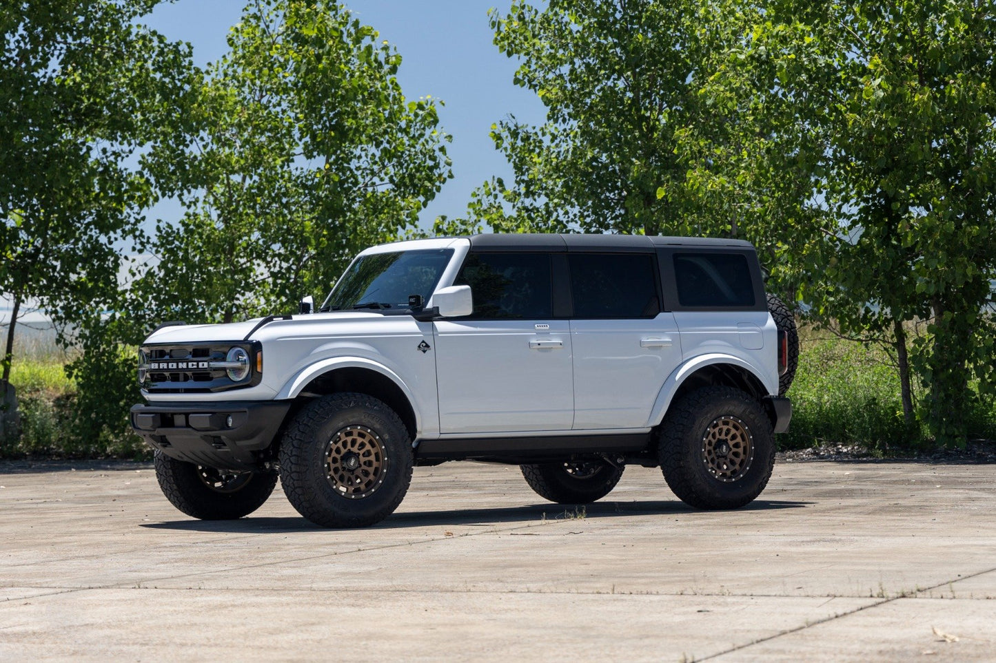 Rough Country 87 Series Wheel | Simulated Beadlock | Bronze/Black | 17x8.5 | 6x5.5 |+25mm