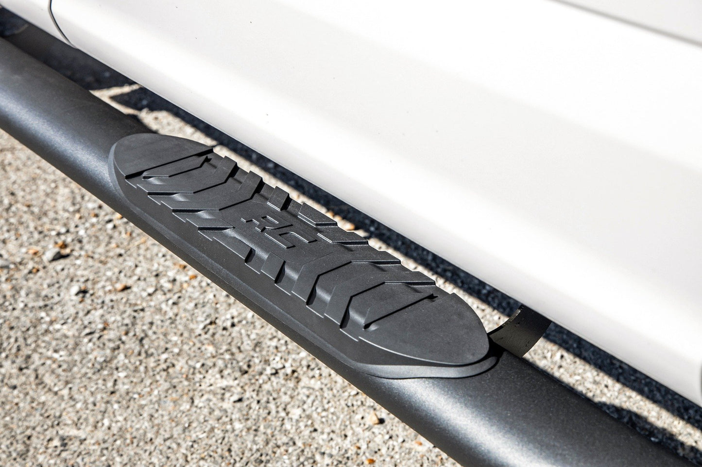 Oval Nerf Step | Crew Cab | Black | Ford F-150/F-150 Lightning/Raptor (15-25)