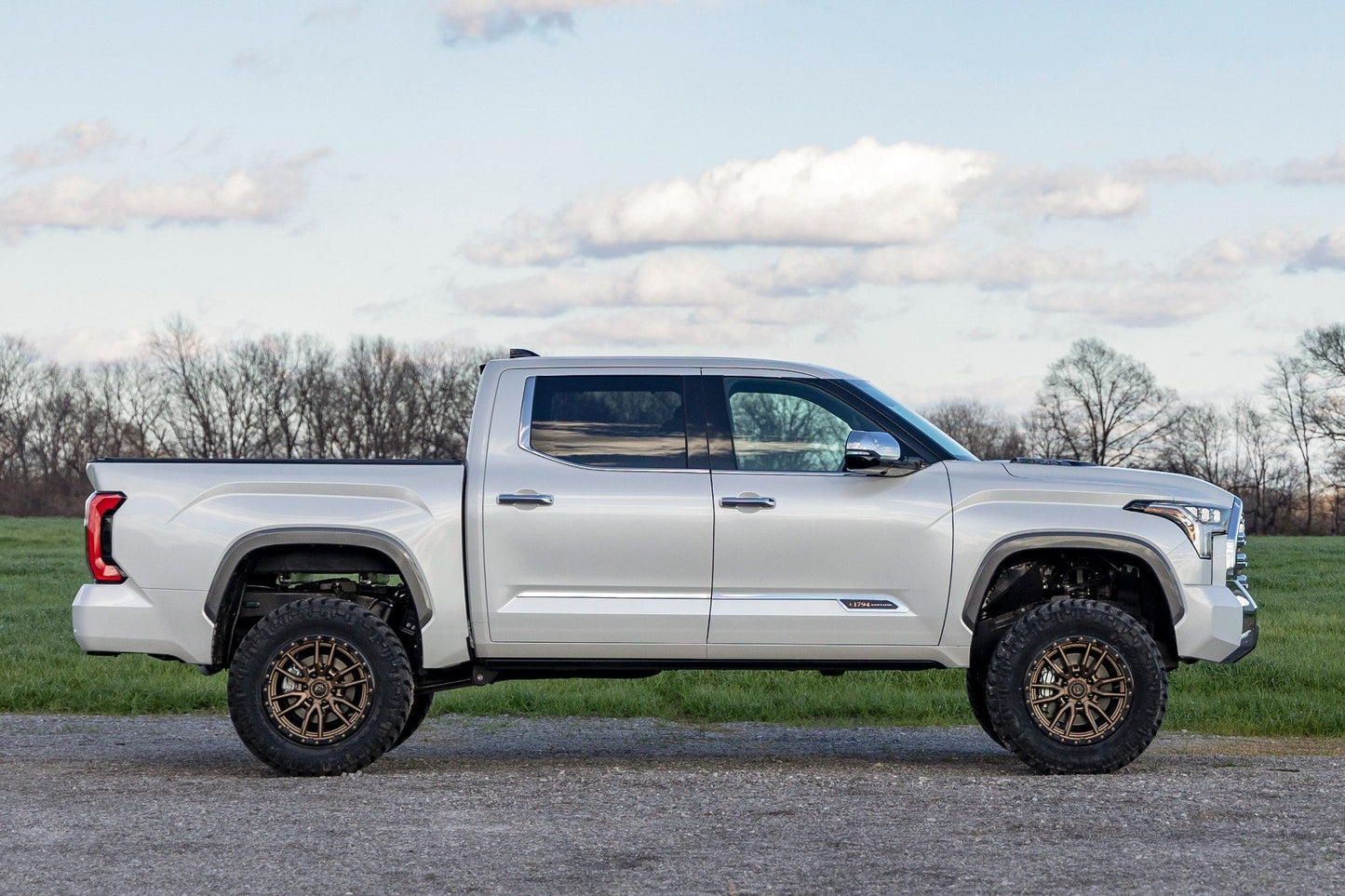 6 Inch Lift Kit | OE Air Ride | Toyota Tundra 2WD/4WD (2022-2025)