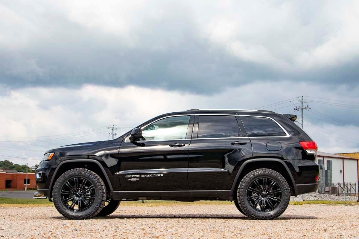 2.5 Inch Lift Kit | N3 Struts | Jeep Grand Cherokee 4WD (2011-2015)