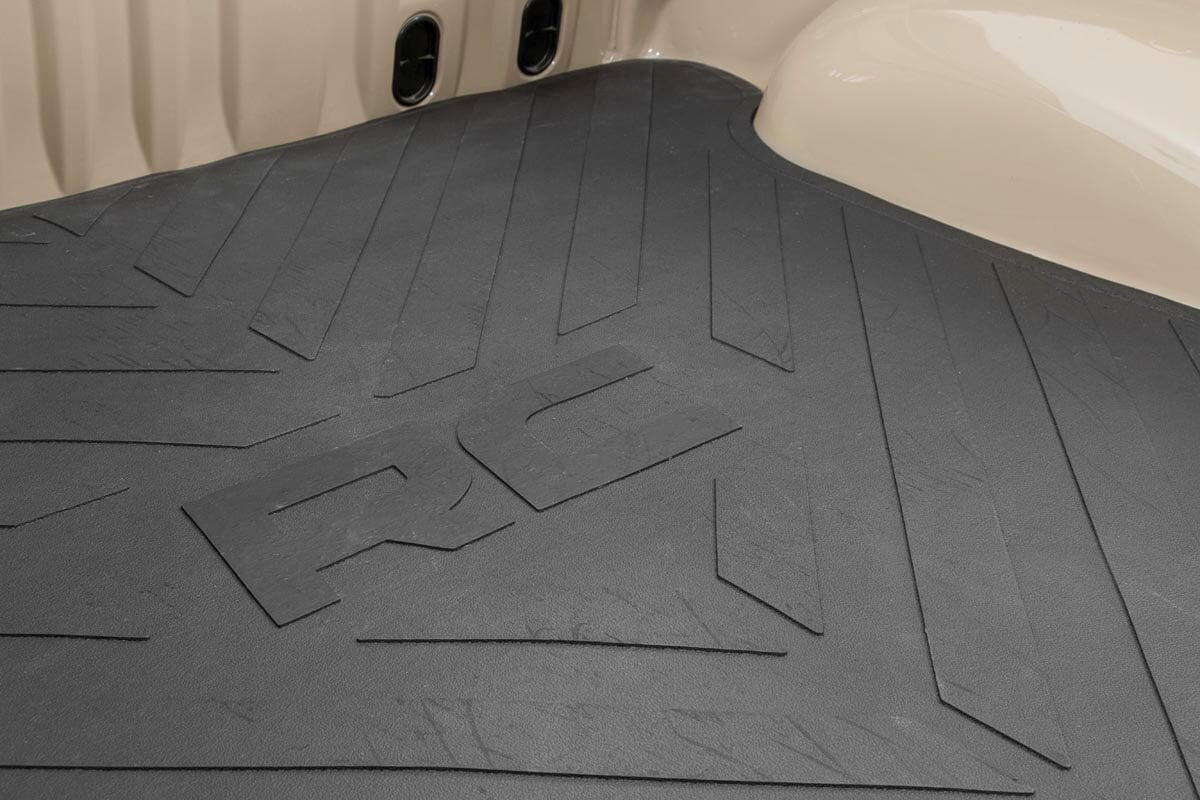Bed Mat | 8' Bed | RC Logo | Chevy/GMC Sierra 1500 (19-25)/Silverado 1500 (19-25)